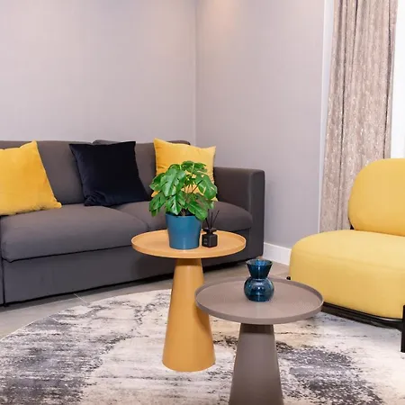 Apartament Luxury Cozy 2 Bdr Downtown Apt.3 *