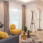 Luxury Cozy 2 Bdr Downtown Apt.3 *