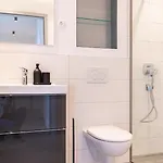 Luxury Cozy 2 Bdr Downtown Apt.3 Apartment Budapest