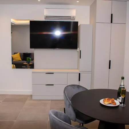 Luxury Cozy 2 Bdr Downtown Apt.3 דירה בודפשט