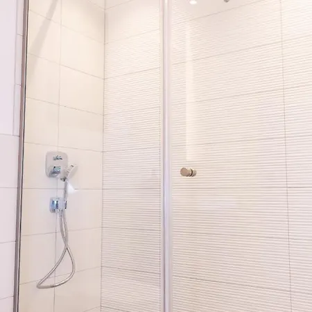 Luxury Cozy 2 Bdr Downtown Apt.3 Budapeşte