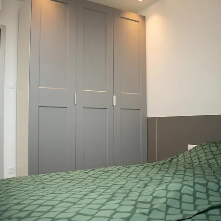 아파트 Luxury Cozy 2 Bdr Downtown Apt.3 *