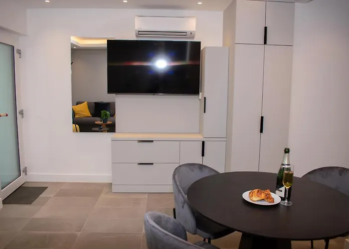 Luxury Cozy 2 Bdr Downtown Apt.3 아파트 부다페스트