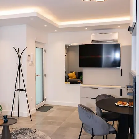 Luxury Cozy 2 Bdr Downtown Apt.3