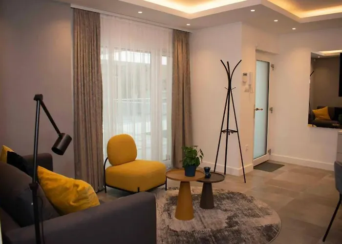 Апартаменты Luxury Cozy 2 Bdr Downtown Apt.3 *