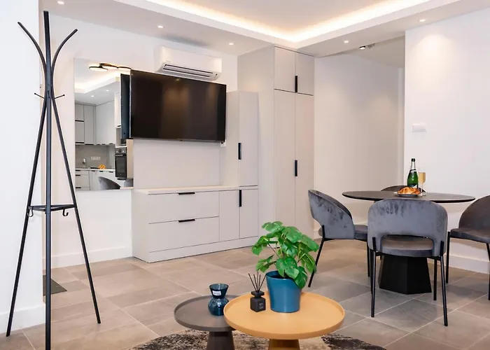 Luxury Cozy 2 Bdr Downtown Apt.3 Апартаменты Будапешт